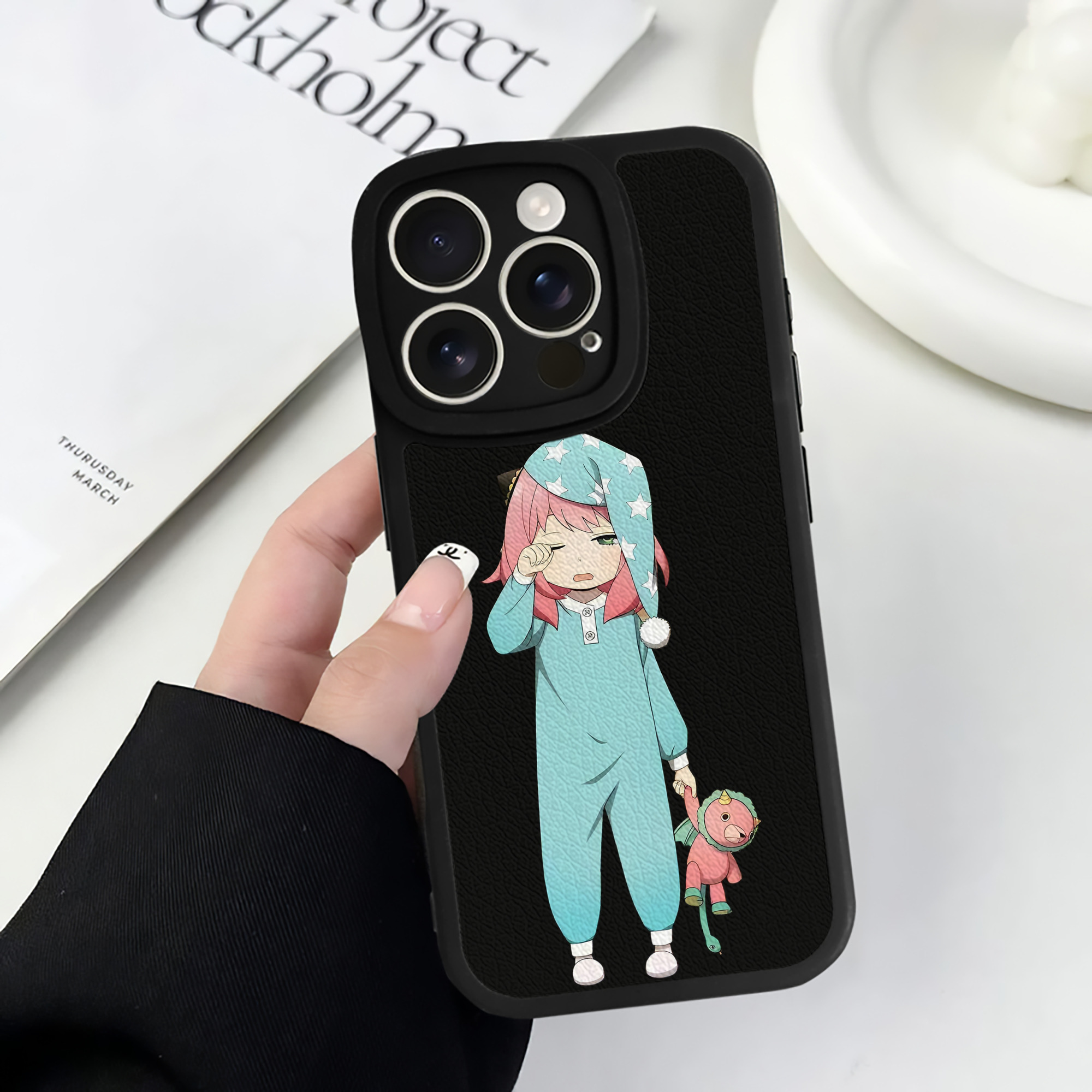 （画像用） SPY×FAMILY间谍家家酒 【iPhone 16シリーズ対応】シリコンスマホケース（レザー調） 材質：シリコン